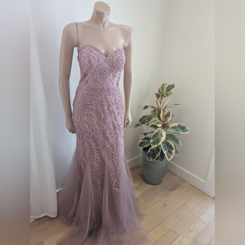 Beautiful Chic dress , greyish Pink , size large fit medium